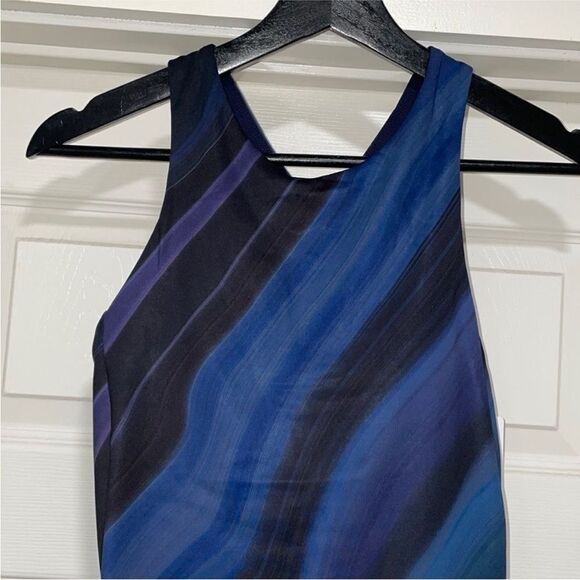 Athleta Womens Size Small LIGHTNING PRINT SUPPORT TOP - Picture 3 of 8